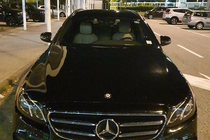 Cardiff Airport (CWL) to Newport Accommodation - Round-Trip Private Transfer - Photo 1 of 16